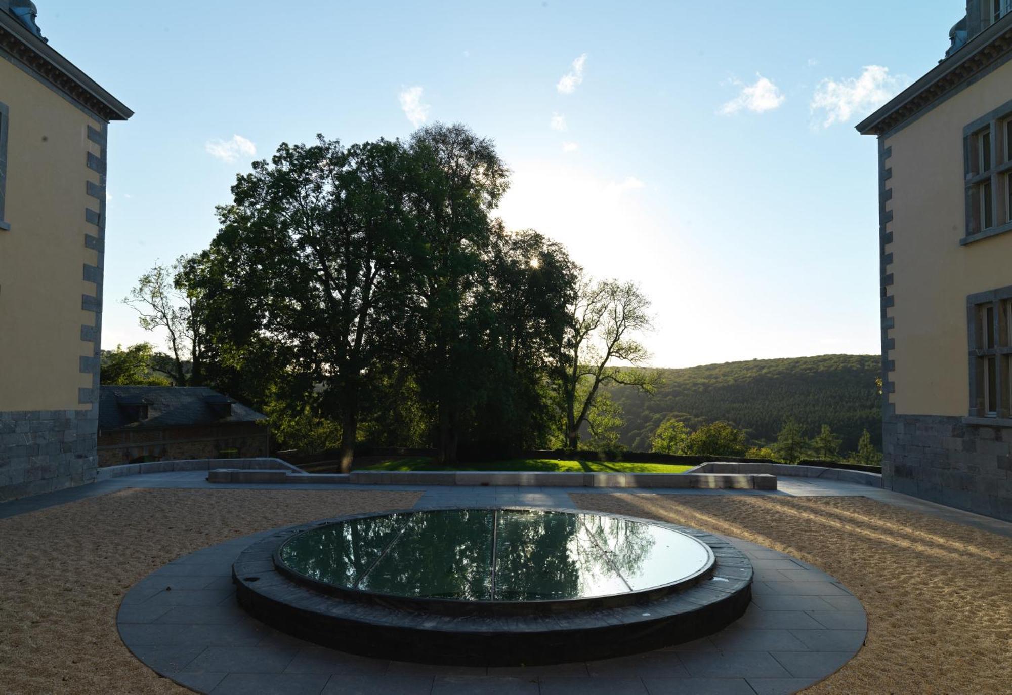 Le Chateau De Mirwart Bagian luar foto